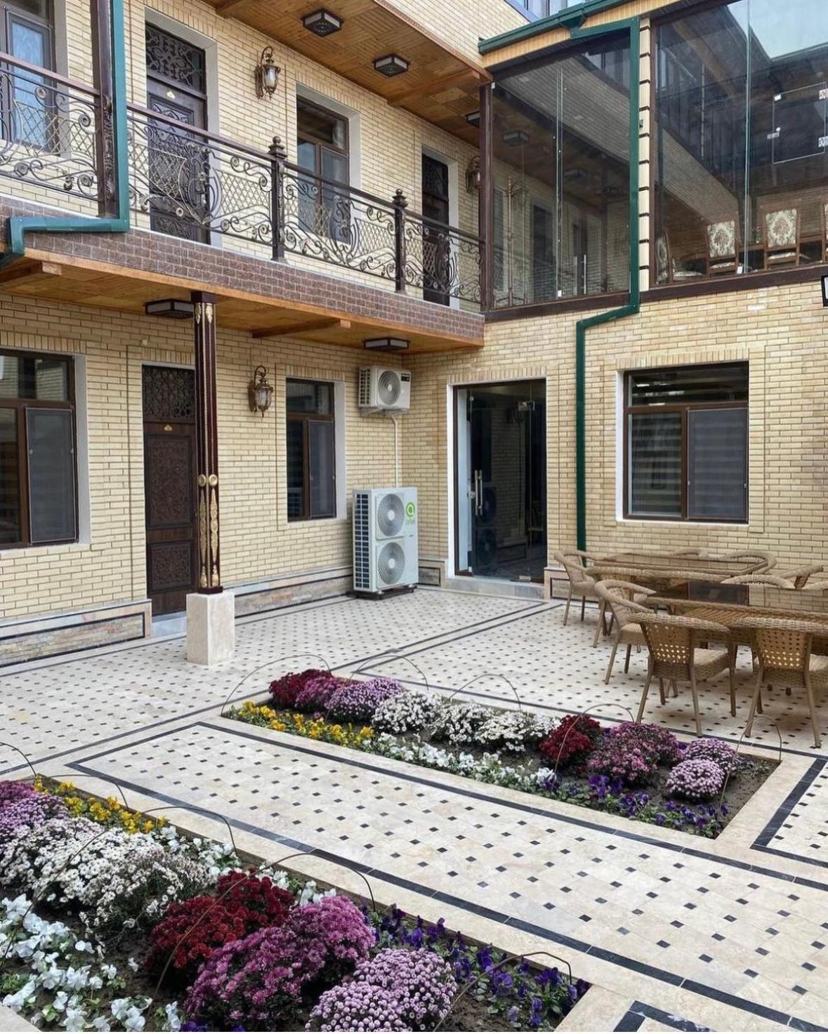 Vostok Hotel Buchara Exteriör bild